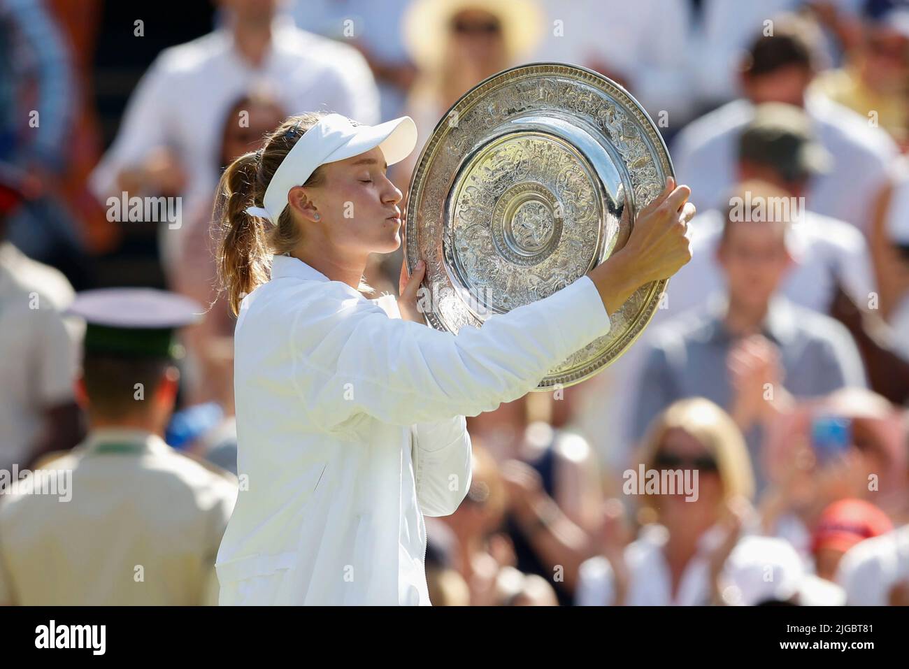 Wimbledon, Grande-Bretagne 9th. Juillet 2022. Elena Rybakina, joueur de tennis kazakh avec les femmes célibataires les Championnats de Wimbledon 2022 le samedi 09 juillet 2022., © Juergen Hasenkopf / Alamy Live News Banque D'Images