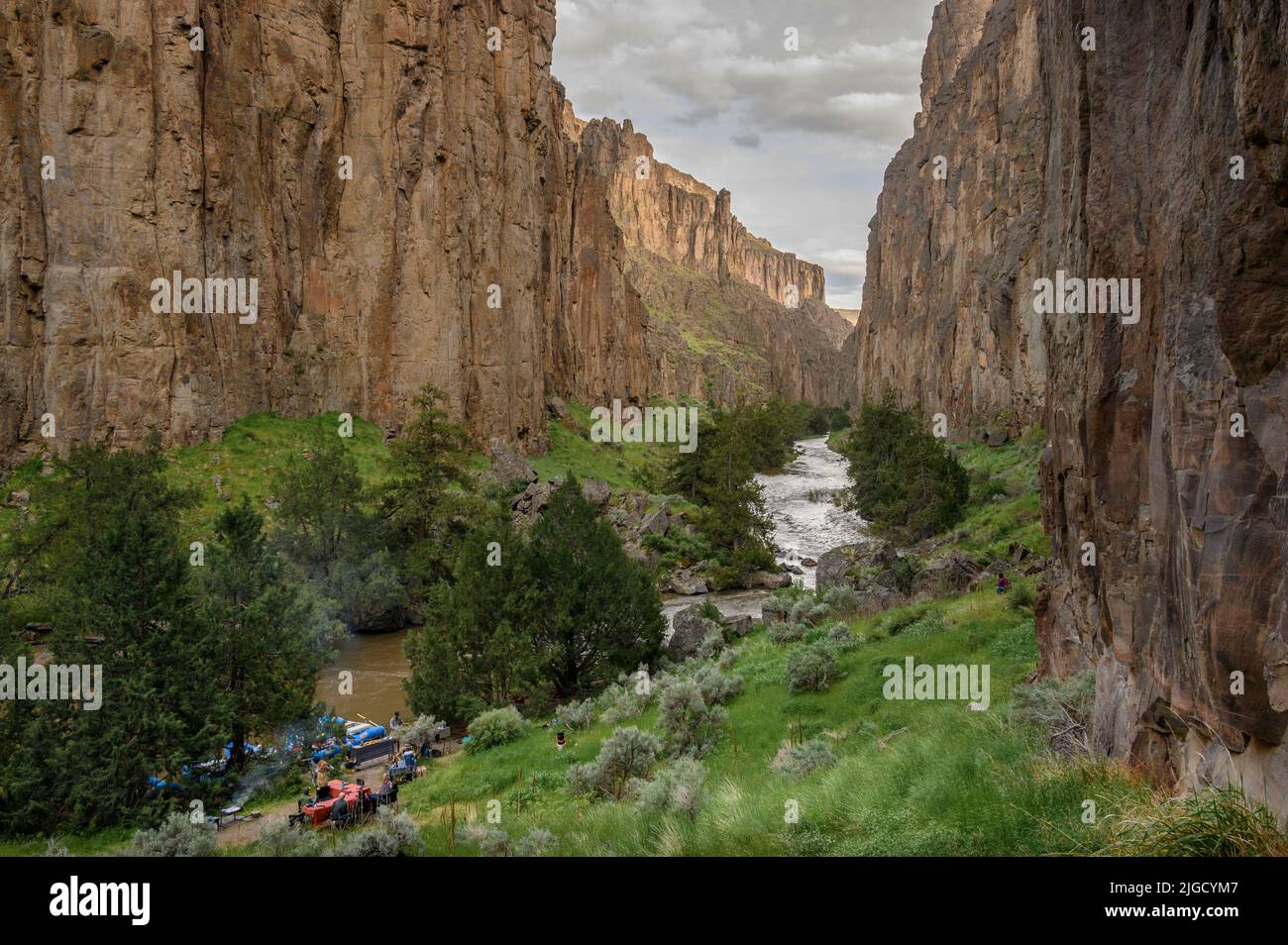 Camp de Far & Away Adventures sur la rivière Bruneau dans le sud de l'Idaho. Banque D'Images