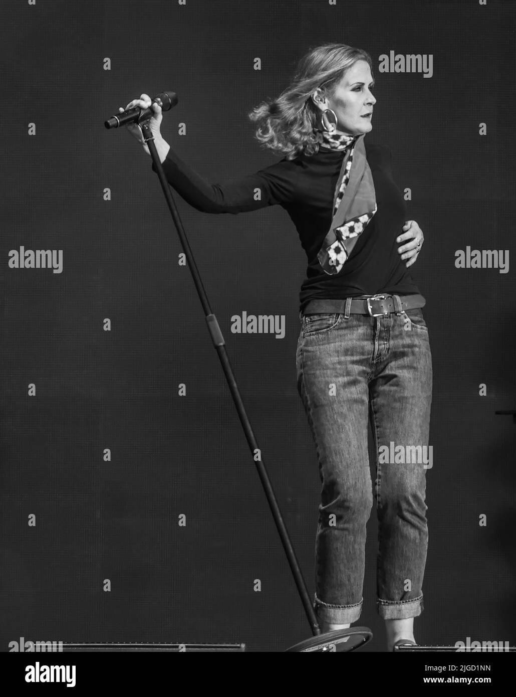 Lytham, Lancashire, Royaume-Uni. 9th juillet 2022. Alison Moyet chante en direct au Lytham Festival 9July 2022 crédit: Sharon Dobson/Alamy Live News Banque D'Images