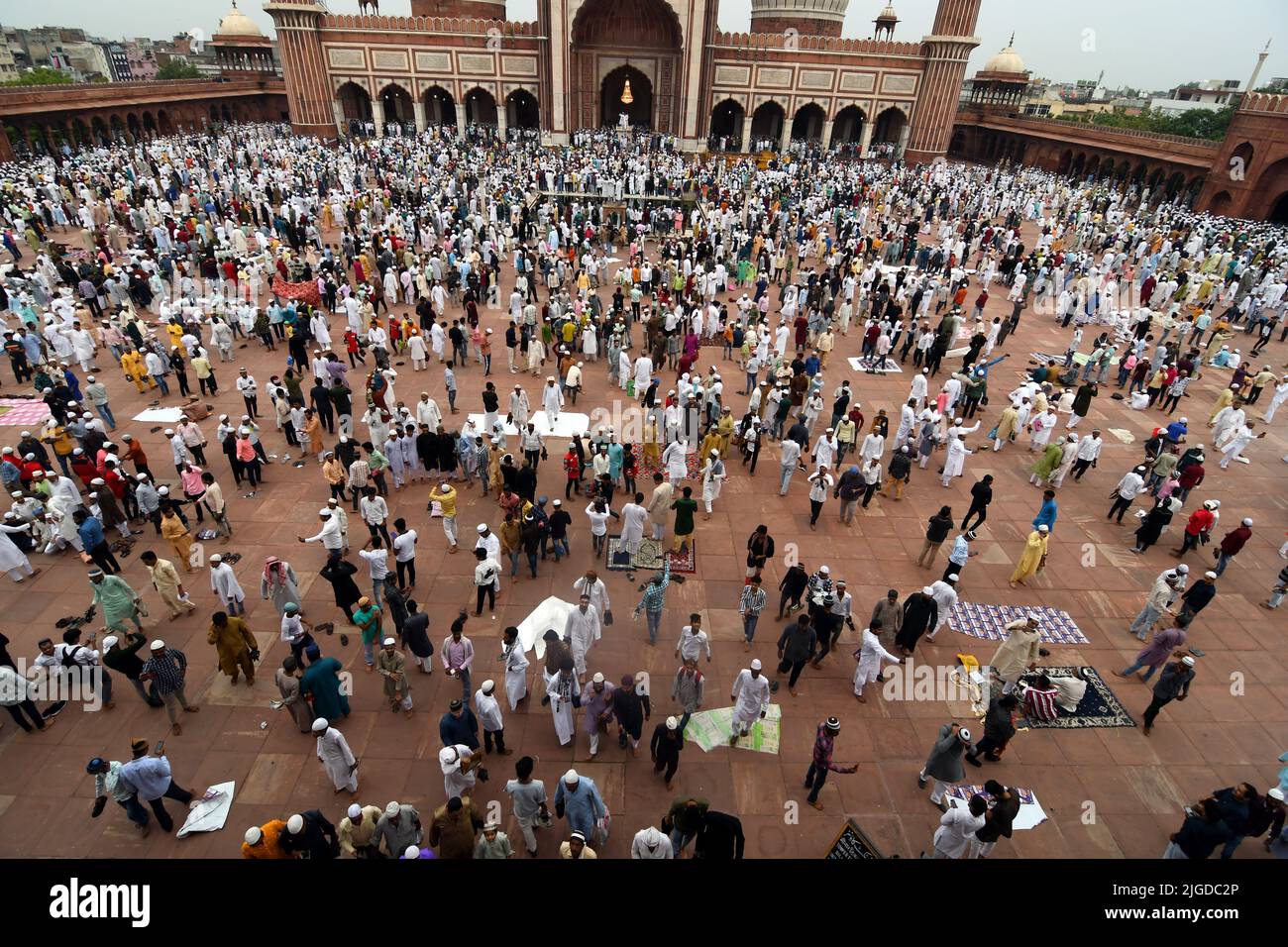 New Delhi, New Delhi, Inde. 10th juillet 2022. La communauté musulmane a célébré le festival du sacrifice en offrant Namaz à la mosquée Jama Masjid 0n Eid al-Adha à New Delhi dimanche (Credit image: © Ravi Batra/ZUMA Press Wire) Credit: ZUMA Press, Inc./Alay Live News Banque D'Images