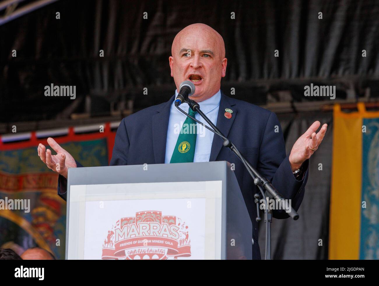 Durham, Royaume-Uni. 10th juillet 2022. Mick Lynch, secrétaire général du RMT, prend la parole au gala des mineurs de Durham. Crédit : Karl Black/Alay Live News Banque D'Images