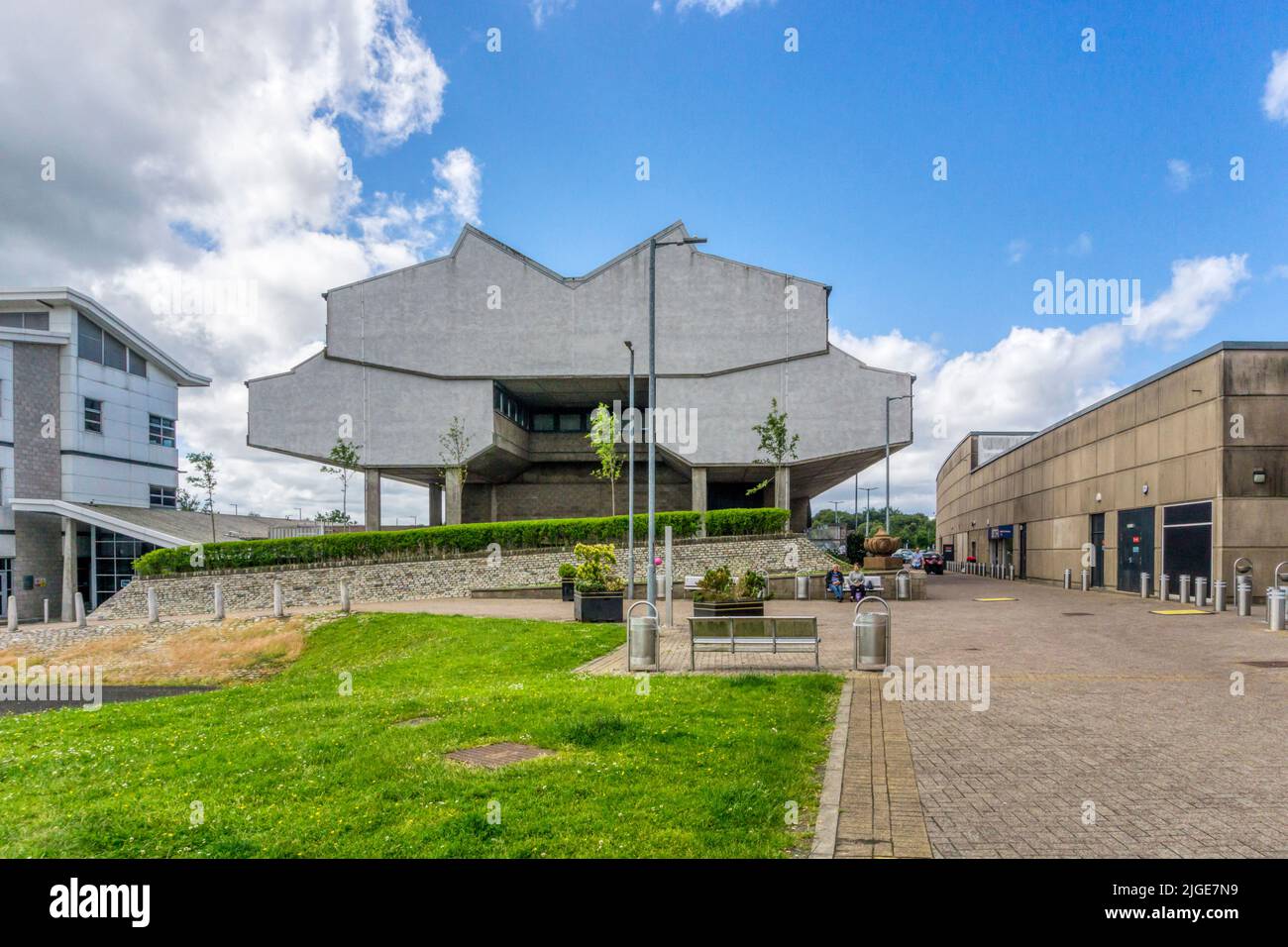 Élévation inhabituelle ne de Cumbernauld Campus du New College Lanarkshire, à l'origine Cumbernauld College. Par Gillespie Kidd & COIA Architects, 1978. Banque D'Images