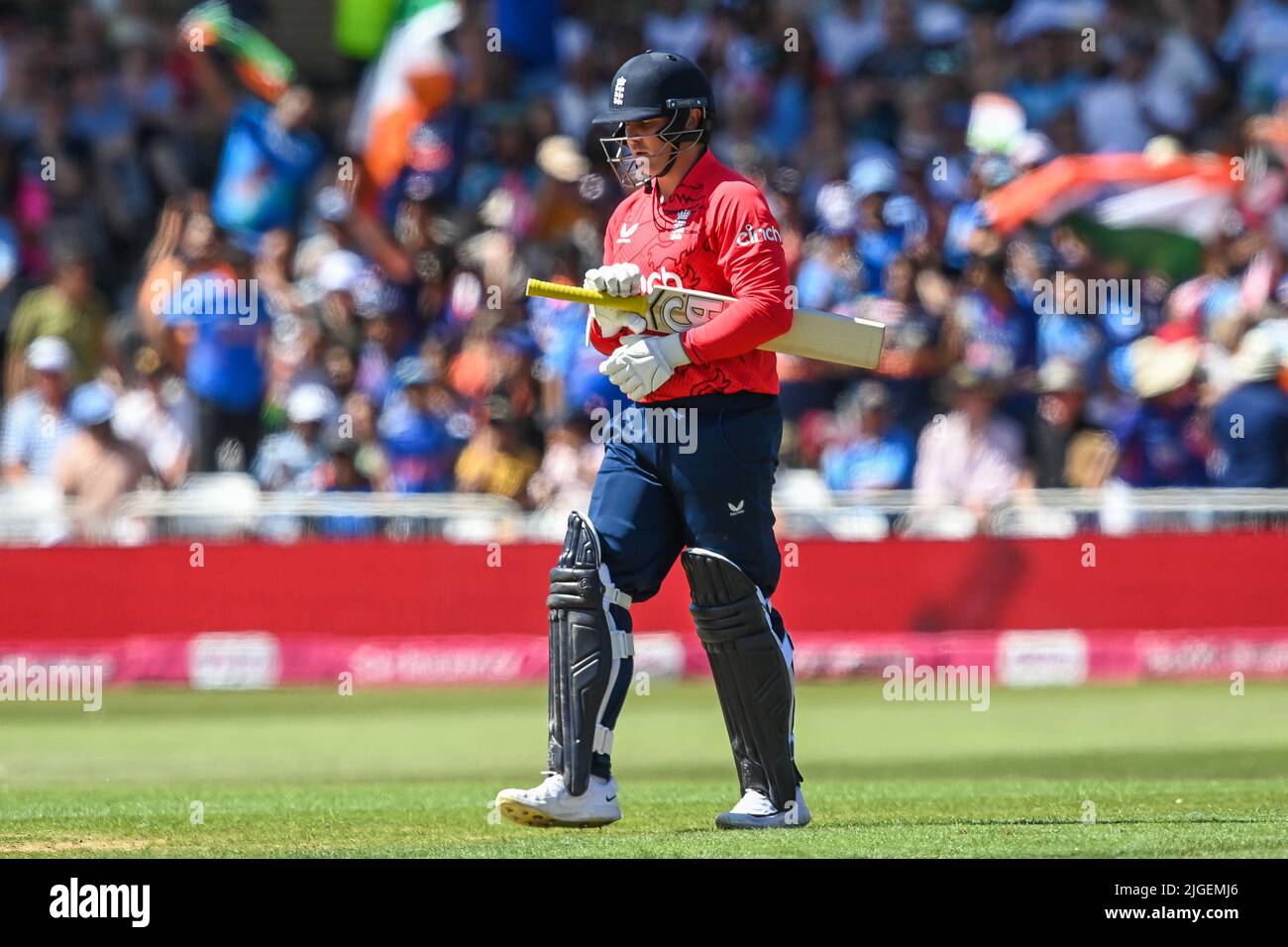 Jason Roy d'Angleterre quitte le champ après avoir été pris Pant Bowled Umran Malik in, le 7/10/2022. (Photo de Craig Thomas/News Images/Sipa USA) crédit: SIPA USA/Alay Live News Banque D'Images