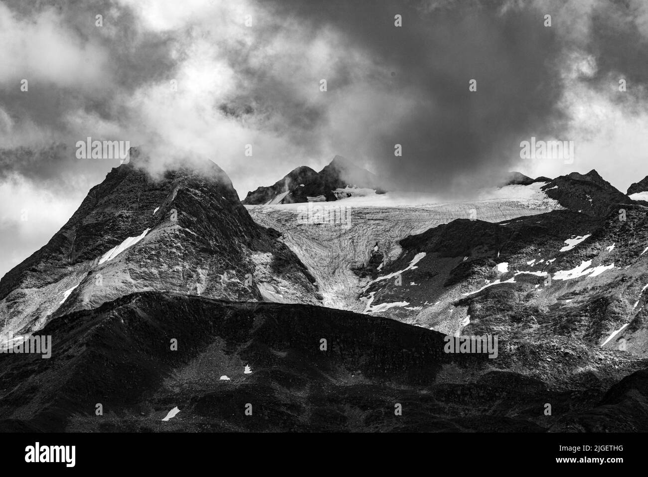 Goms - Suisse (noir et blanc) Banque D'Images