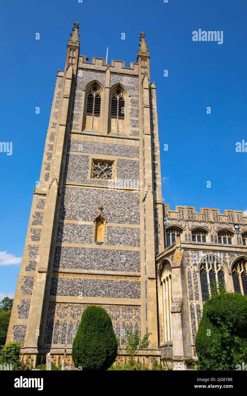 Une vue sur la magnifique église de la Sainte Trinité à long Melford, Suffolk, Royaume-Uni. Banque D'Images