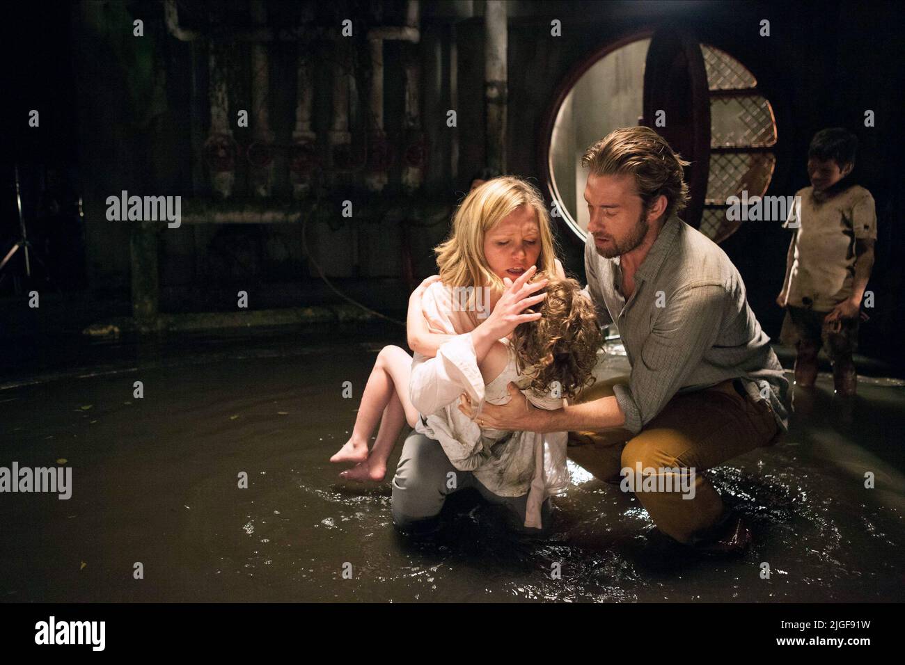 JULIA STILES, PIXIE DAVIES, SCOTT SPEEDMAN, HORS DE L'obscurité, 2014 Banque D'Images