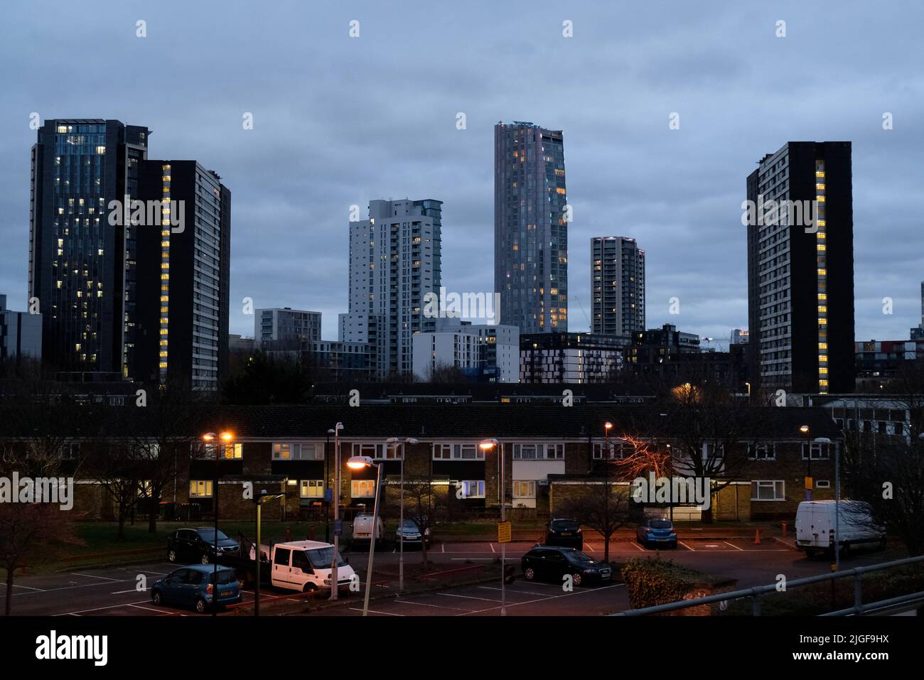 Logements sociaux et nouveaux logements privés à Stratford, East London Banque D'Images