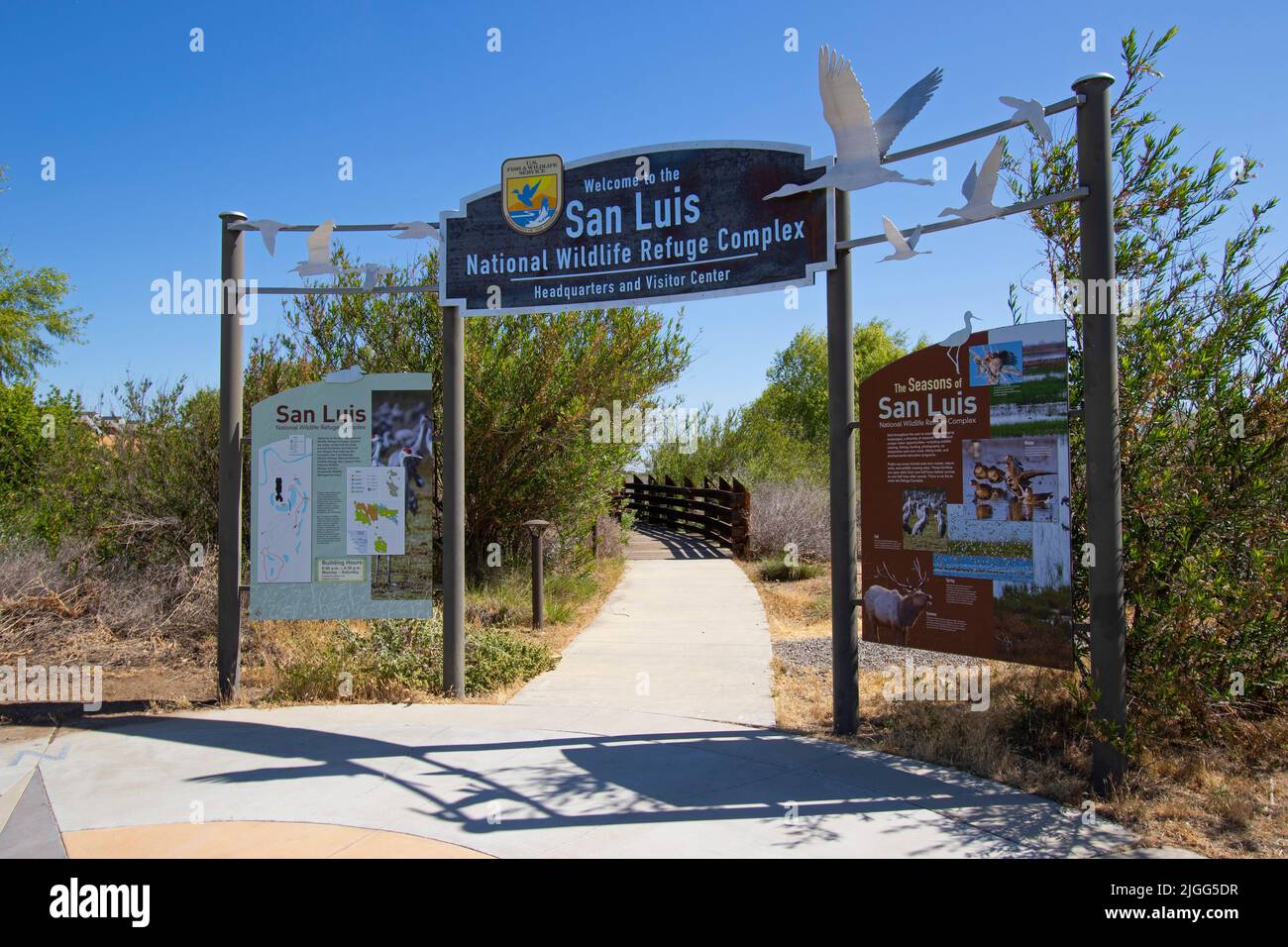 Point d'accès public pour le centre d'accueil et le bureau administratif du complexe San Luis NWR à 8 miles au nord de Los Banos, Merced County, CA. Banque D'Images