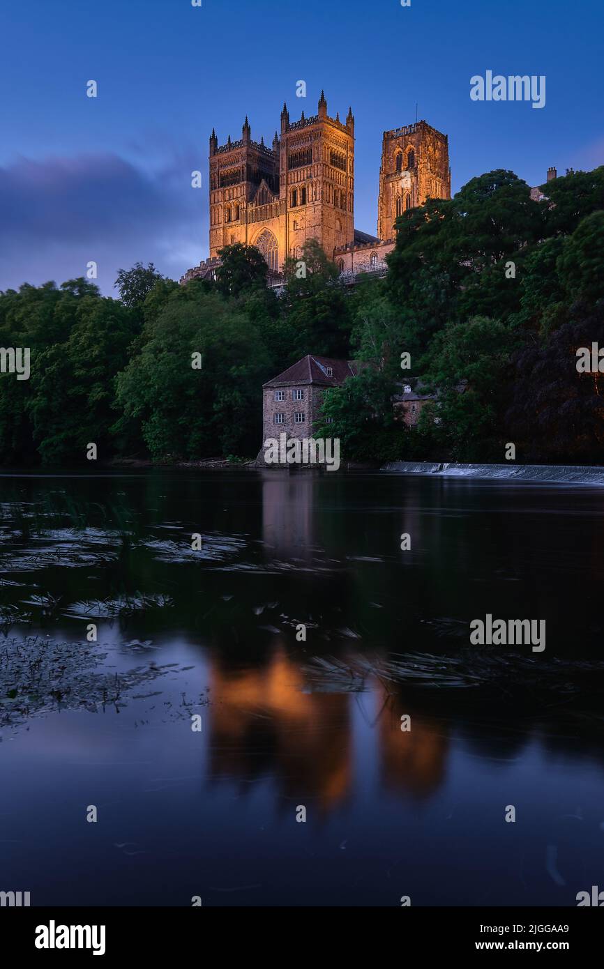 Cathédrale de Durham dans la nuit Banque D'Images