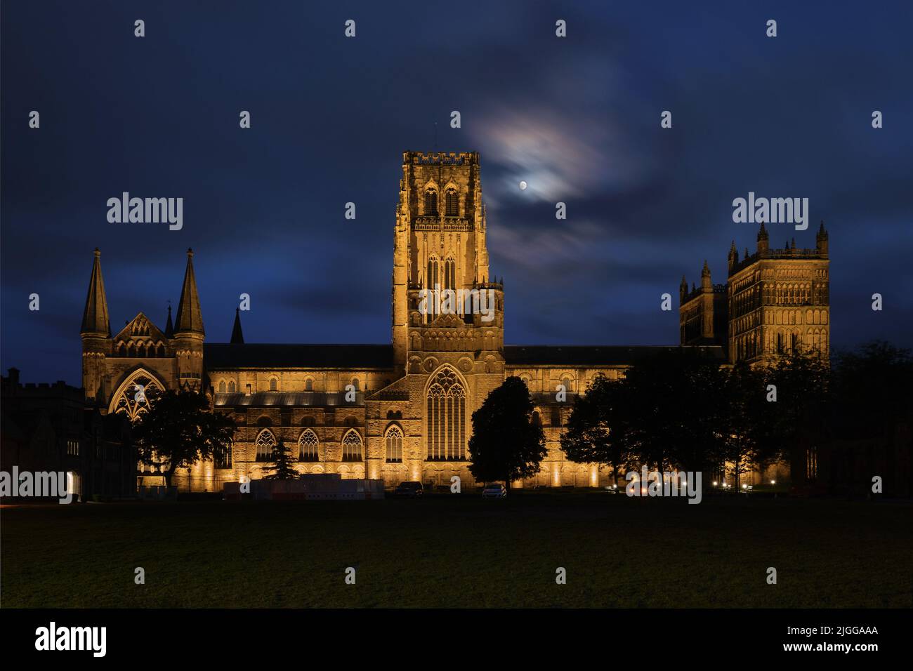 La cathédrale de Durham la nuit au clair de lune Banque D'Images