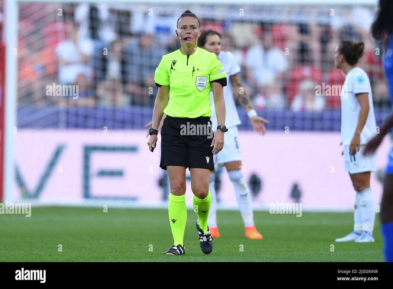 Rotherham, Royaume-Uni. 10th juillet 2022. Rebecca Welch (Referee) lors du match des femmes de l'UEFA Euro England 2022 entre la France 5-1 Italie au stade de New York sur 10 juillet 2022 à Rotherham, Angleterre. Credit: Maurizio Borsari/AFLO/Alay Live News Banque D'Images