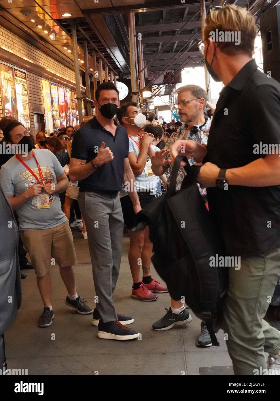 New York, États-Unis. 08th juillet 2022. Hugh Jackman prend la scène à l'événement annuel d'adoption de PET Barks de Broadway organisé par Bernadette Peters à Shubert Alley, New York. Crédit : SOPA Images Limited/Alamy Live News Banque D'Images