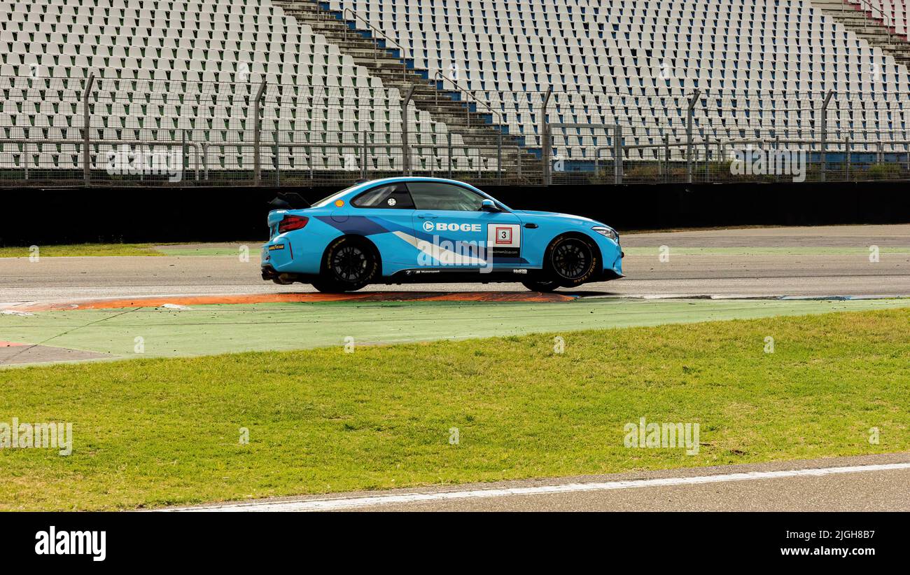 BMW dans les airs Banque D'Images