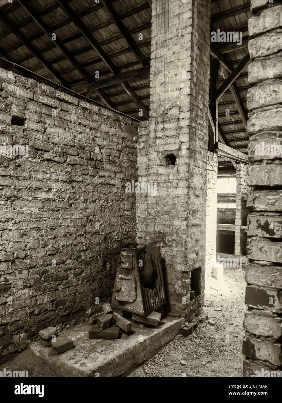 Oświęcim, Pologne - juin 2019 : four à l'intérieur de la caserne dans le camp de concentration d'Auschwitz Birkenau. Camp d'extermination juif. Europe Banque D'Images