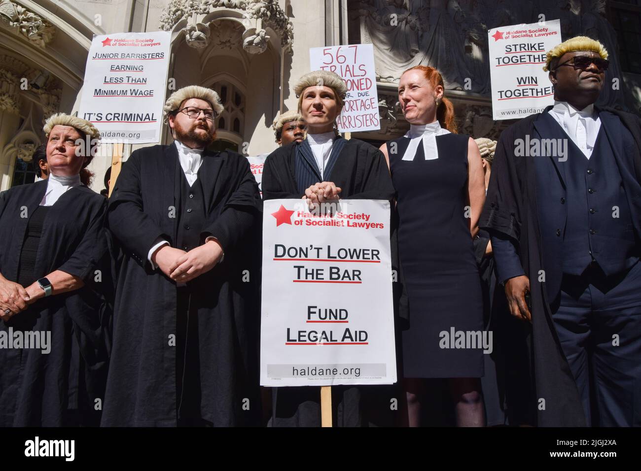 Londres, Angleterre, Royaume-Uni. 11th juillet 2022. Les avocats criminels se sont rassemblés devant la Cour suprême alors que les grèves sur la rémunération et les frais d'aide juridique entrent dans leur troisième semaine. (Credit image: © Vuk Valcic/ZUMA Press Wire) Credit: ZUMA Press, Inc./Alamy Live News Banque D'Images