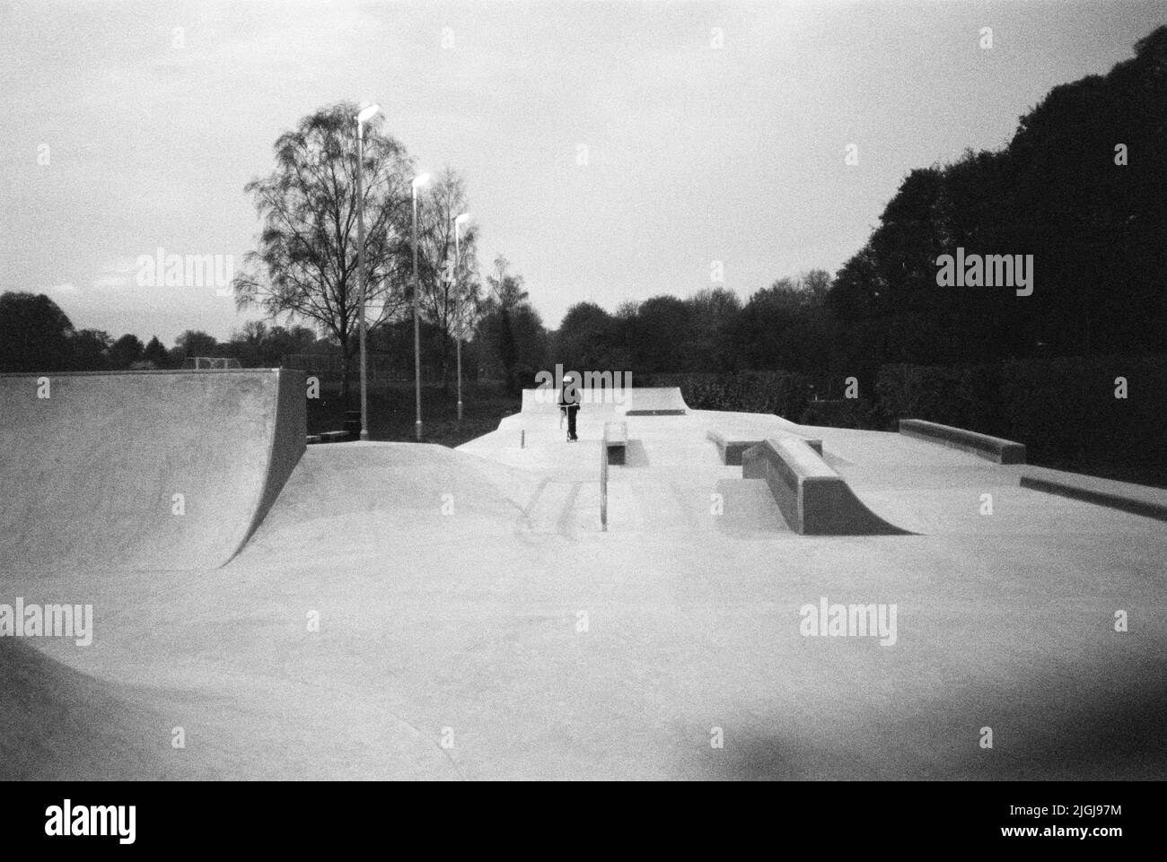 Parc de skate d'Alton, terrains de jeux Jubilee, Alton, Hampshire, Angleterre, Royaume-Uni. Banque D'Images