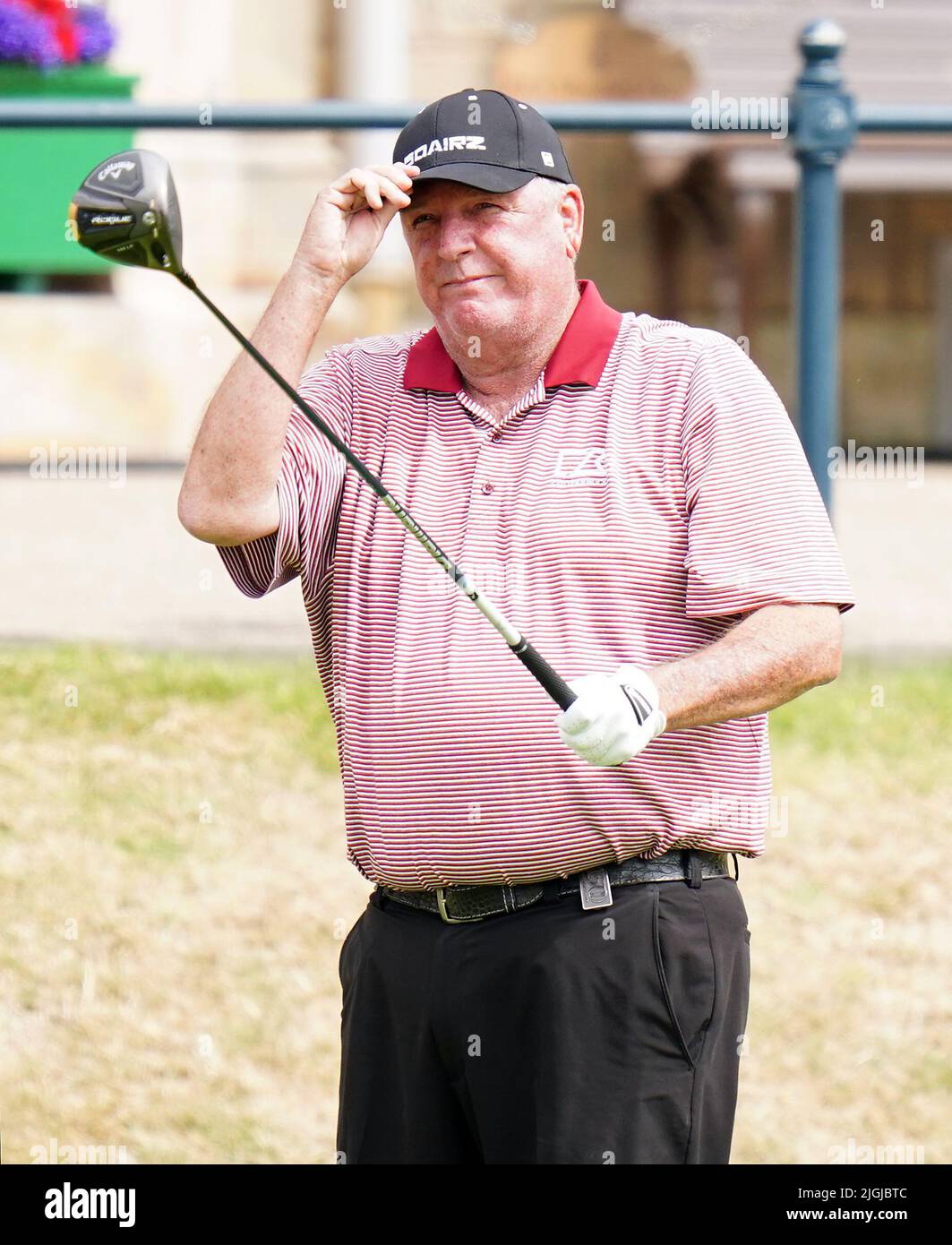 Mark Calcavecchia de l'équipe Spieth débarque sur le 1st trous lors de l'événement R&A Celebration of Champions au Old course, à St Andrews. Date de la photo: Lundi 11 juillet 2022. Banque D'Images