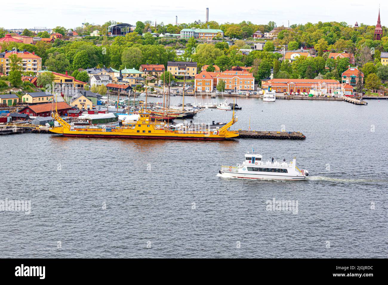 Ferries et bateaux à Djurgården, dans l'archipel de Stockholm, en Suède Banque D'Images
