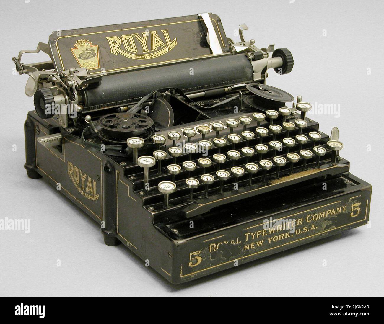 Machine à écrire standard royale Banque de photographies et d'images à  haute résolution - Alamy