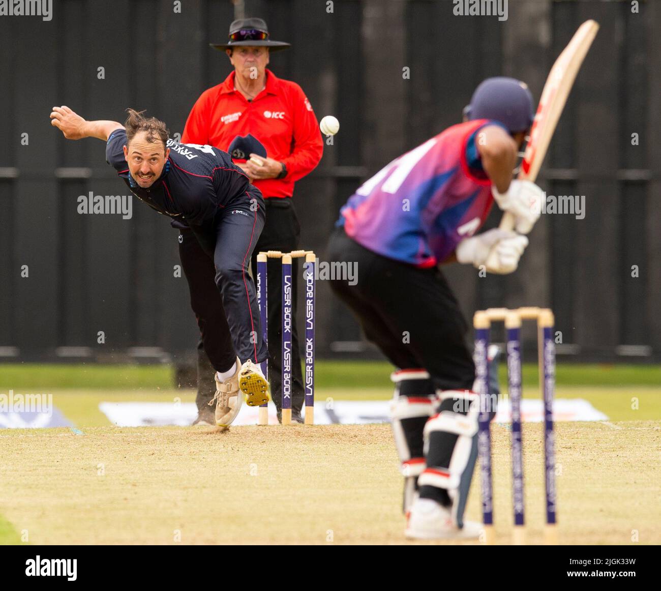 ICC Men's Cricket World Cup League 2 - Népal v, Namibie. 10th juillet 2022. Népal Prenez la Namibie dans la Ligue de coupe du monde de cricket 2 de l'ICC à Cambusdoon, Ayr. Pic shows: La Namibie Jan Frylinck bols. Crédit : Ian Jacobs/Alay Live News Banque D'Images