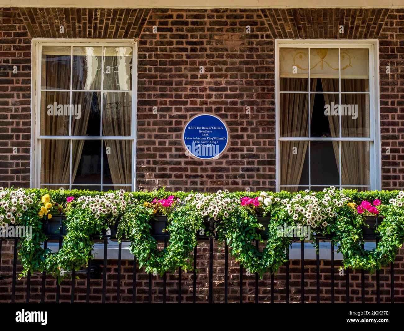 King William IV Blue plaque Charles St W1 - H.R.H. Le duc de Clarence a vécu ici 1826. Plus tard pour devenir le roi William IV (le roi Sailor) 1830-1837. Banque D'Images