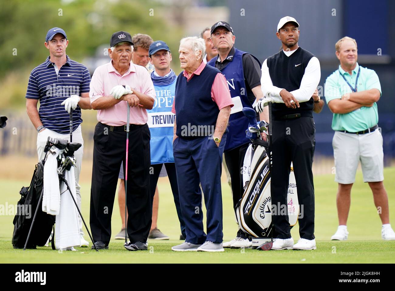 Rory McIlroy, Tiger Woods, Lee Trevino et Jack Nicklaus lors de l'événement R&A Celebration of Champions au Old course, à St Andrews. Date de la photo: Lundi 11 juillet 2022. Banque D'Images