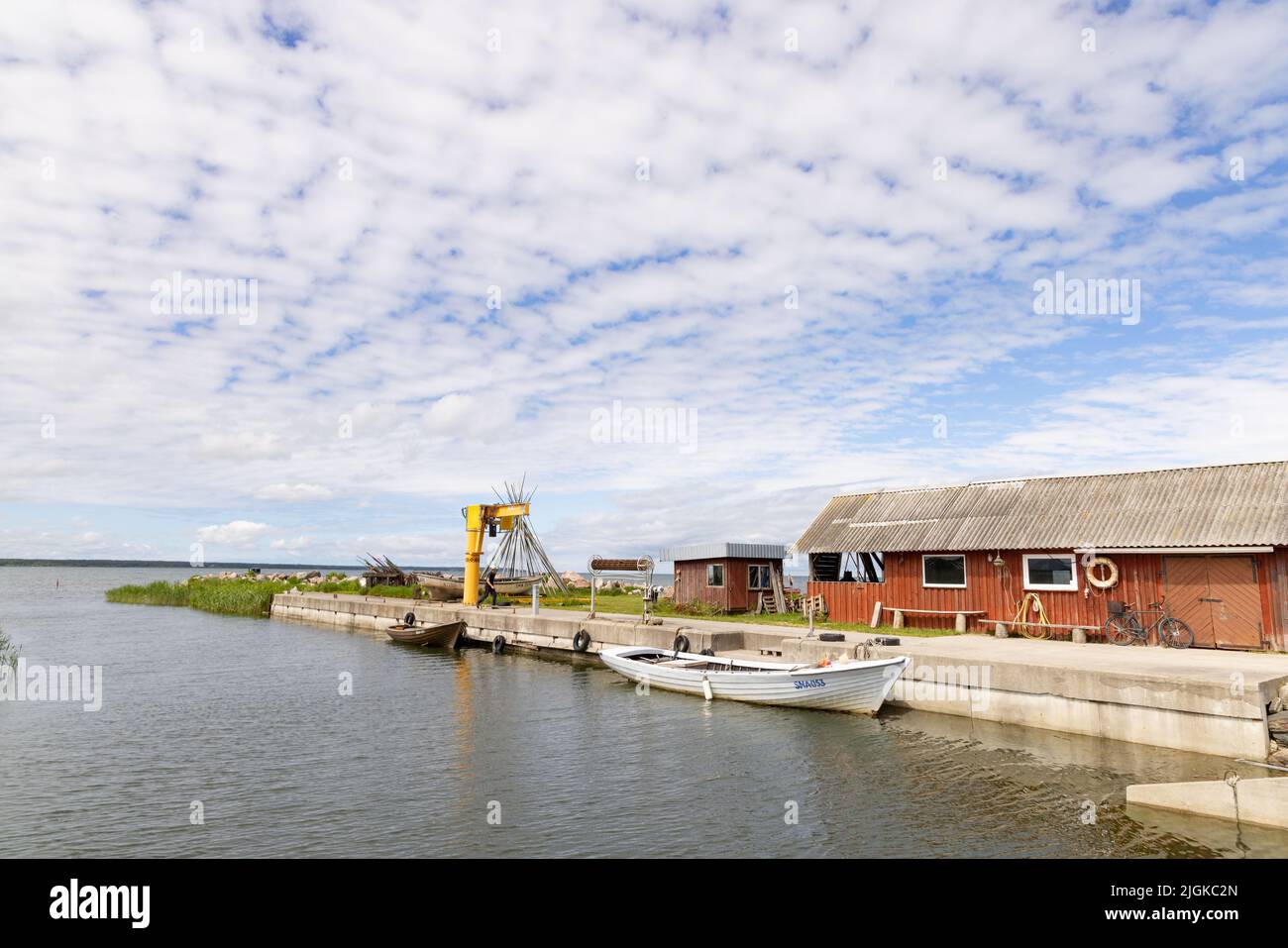 Île de Muhu Estonie - le petit port sur la côte Baltique, Muhu, Estonie, Etats baltes, Europe Banque D'Images