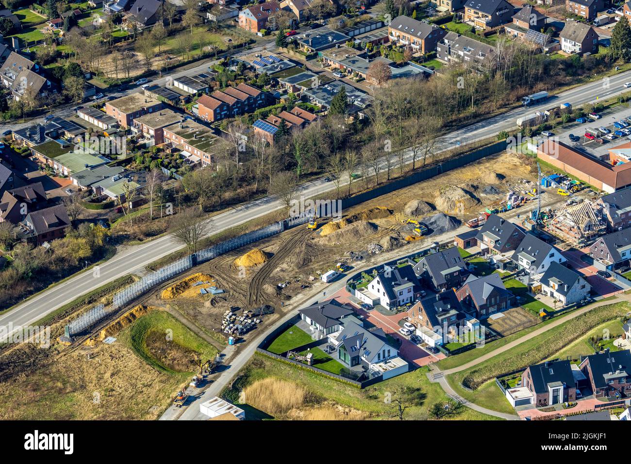 Vue aérienne, construction d'une barrière contre le bruit entre Hackfurthstraße et Dorfheide à Kirchhellen, Bottrop, région de la Ruhr, Rhénanie-du-Nord-Westphalie, Allemagne Banque D'Images