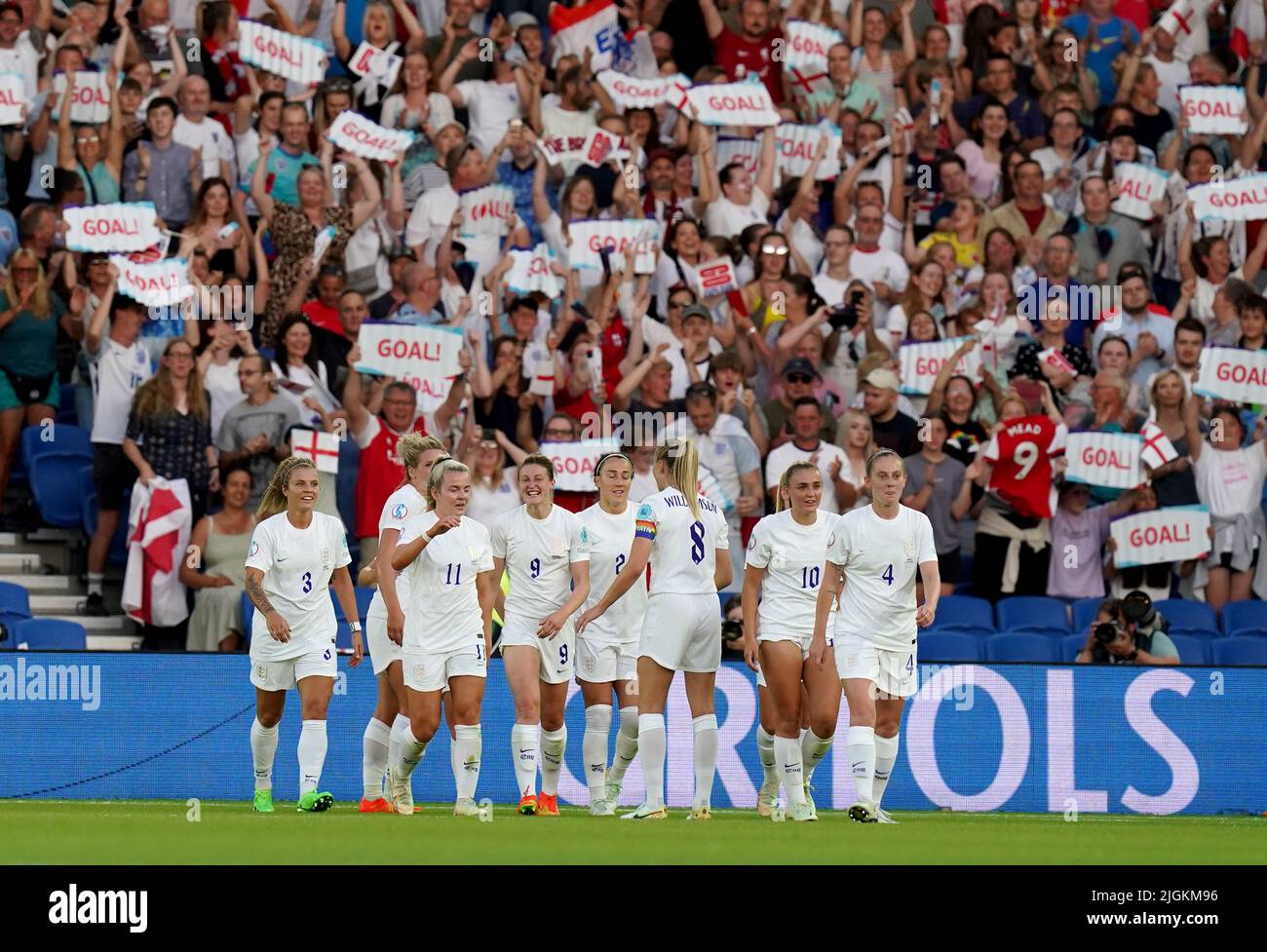 Ellen White, en Angleterre, célèbre son sixième but lors du match de l'UEFA Women's Euro 2022 Group A au Brighton & Hove Community Stadium. Date de la photo: Lundi 11 juillet 2022. Banque D'Images