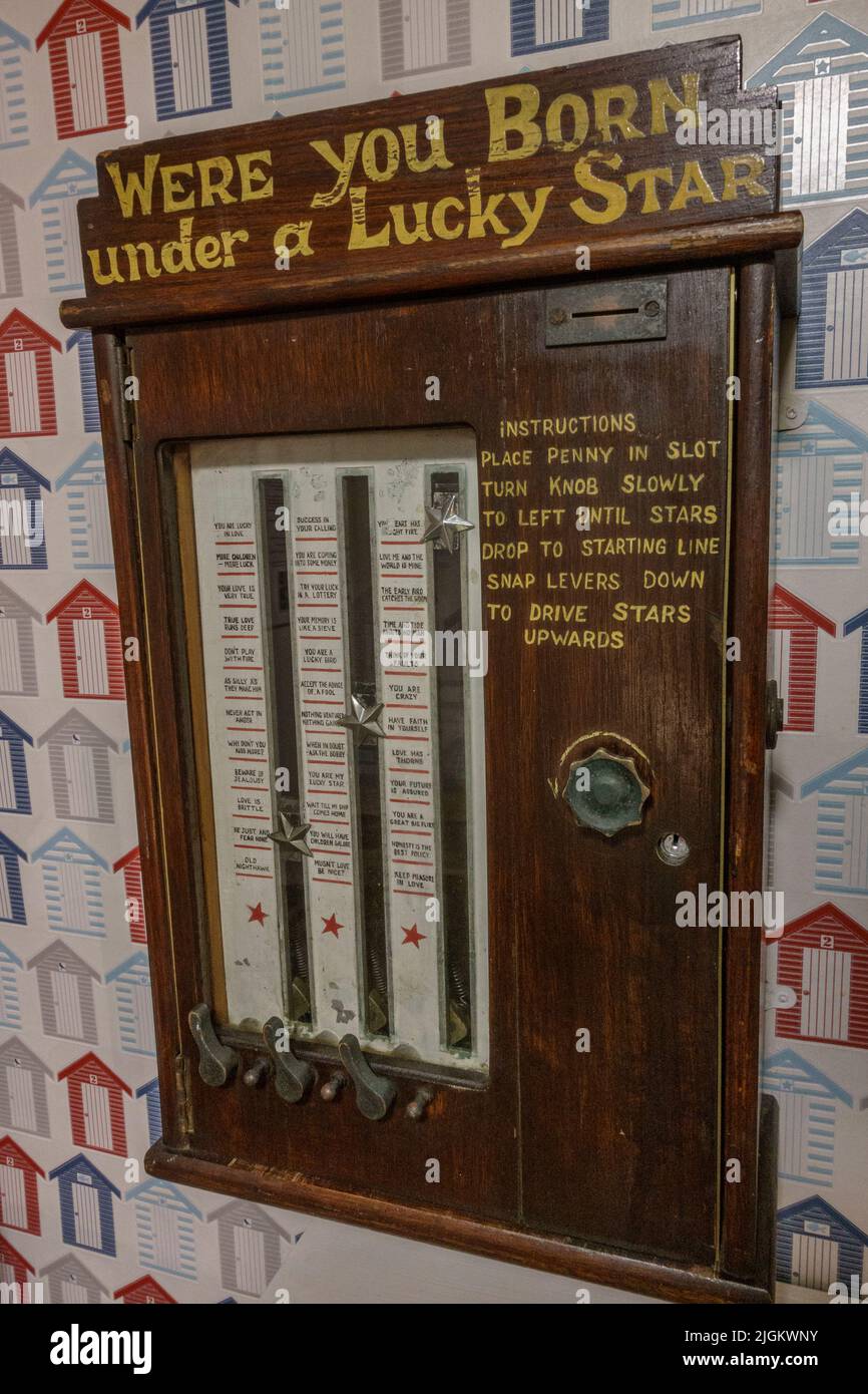 « Êtes-vous né sous une machine d'arcade Lucky Star » exposée dans un musée au Royaume-Uni. Banque D'Images