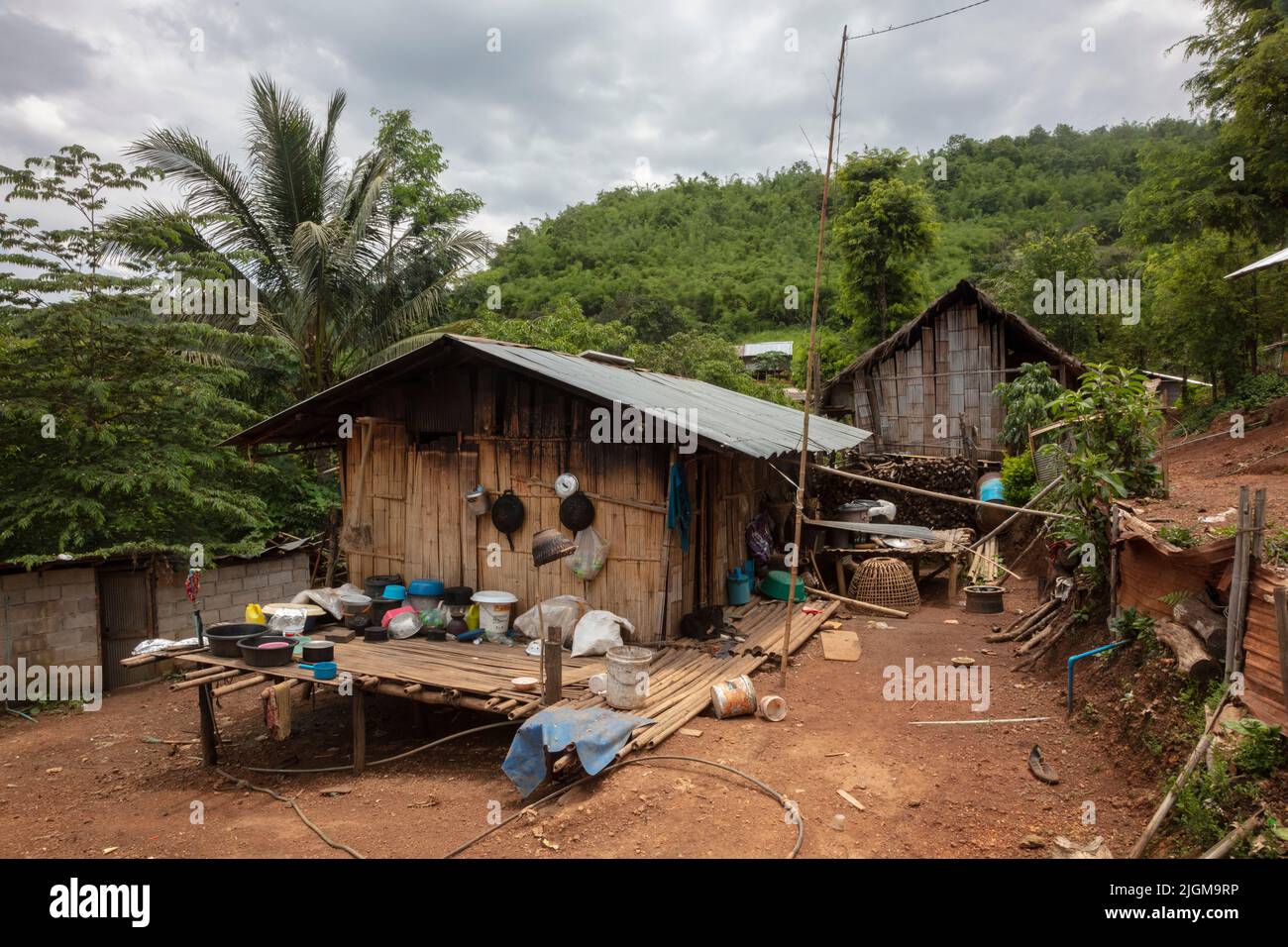 A Hill Tribe village près de la ville de Tha Thong dans le nord de la Thaïlande Banque D'Images