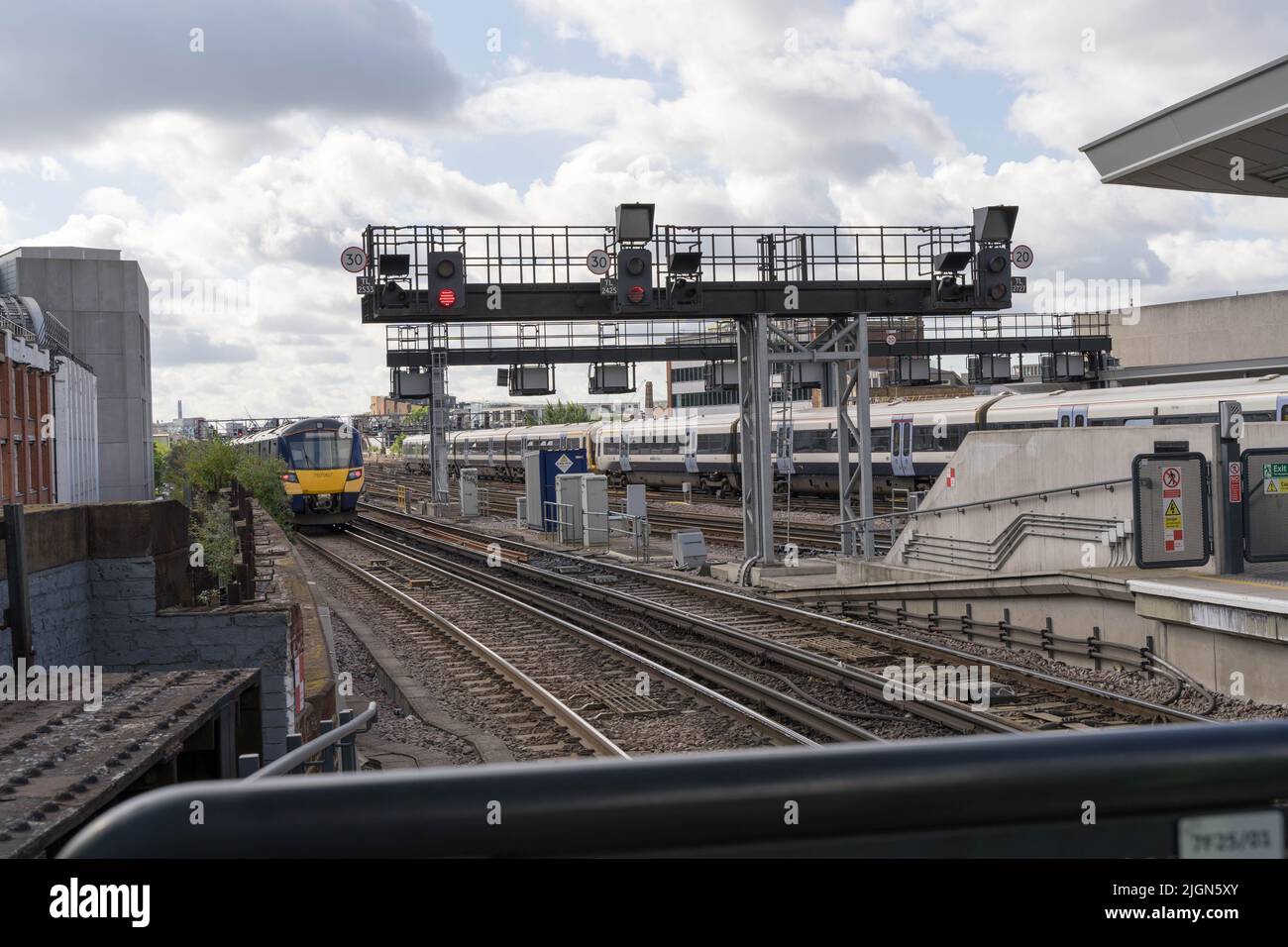 Réseau ferroviaire près de la gare de London Bridge, Angleterre Royaume-Uni Banque D'Images