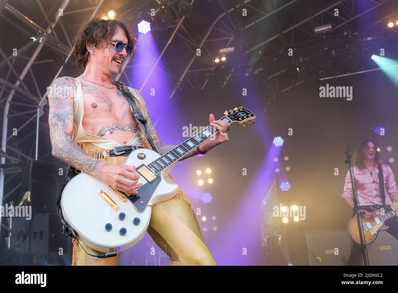 Justin Hawkins de The Darkness se présentant au Cornbury Festival, Great TEW, Oxford, Royaume-Uni. 8 juillet 2022 Banque D'Images