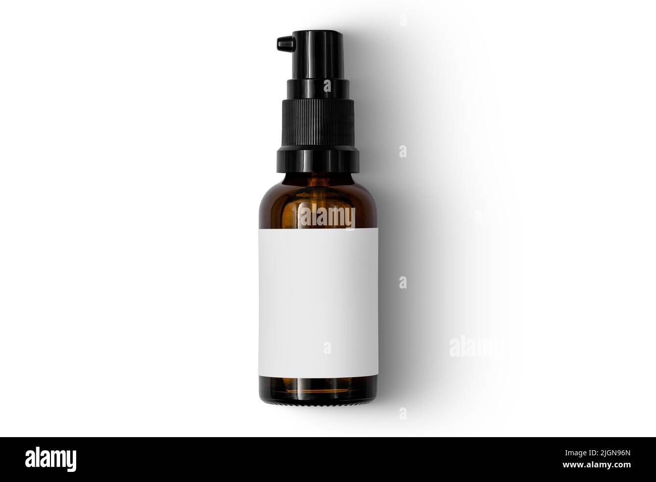 Maquette de flacon compte-gouttes isolée sur fond blanc. Étiquette vierge. Flacons vides en verre cosmétique pour médicaments liquides. Modèle transparent. Antiseptique Banque D'Images