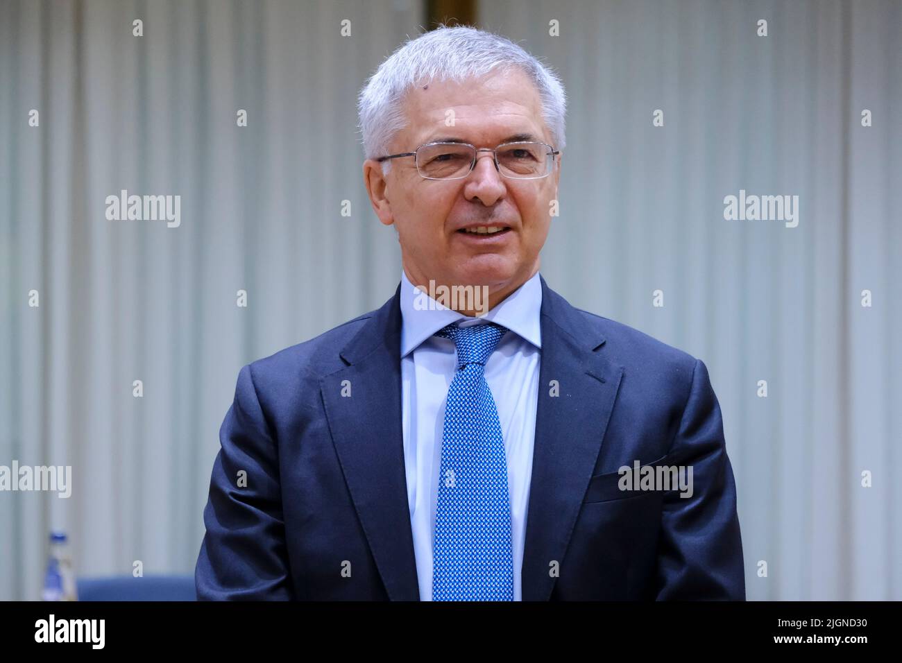 Bruxelles, Belgique. 12th juillet 2022. Daniele Franco, ministre des Finances, arrive à une réunion du Conseil "Affaires économiques et financières" (ECOFIN) à Bruxelles, Belgique, sur 12 juillet 2022. Crédit: ALEXANDROS MICHAILIDIS/Alamy Live News Banque D'Images