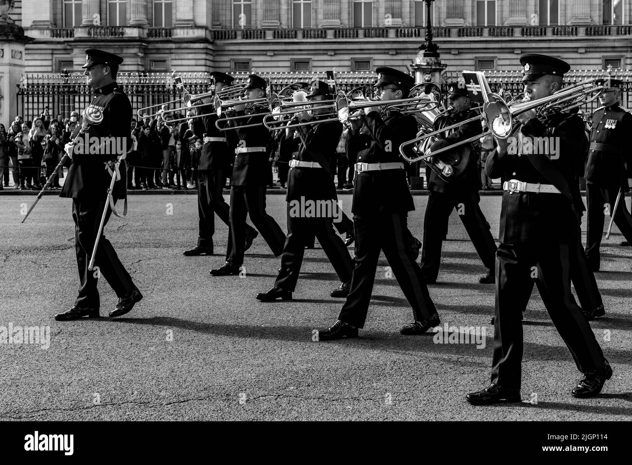 Cérémonie de la relève de la garde, Buckingham Palace, Londres, Royaume-Uni. Banque D'Images