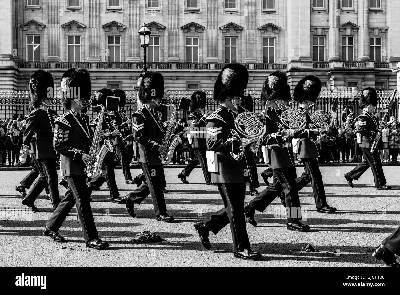 Cérémonie de la relève de la garde, Buckingham Palace, Londres, Royaume-Uni. Banque D'Images