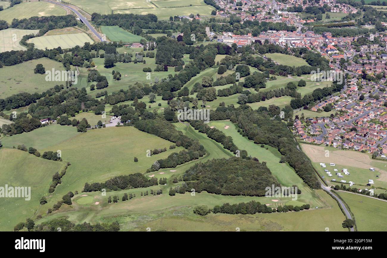 Vue aérienne du club de golf et du parcours de Bedale depuis l'ouest. Yorkshire du Nord Banque D'Images