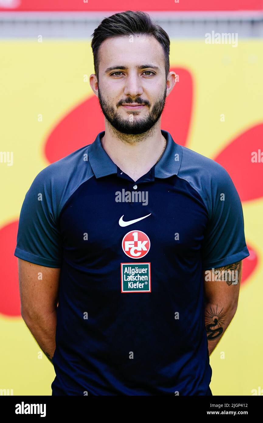 12 juillet 2022, Rhénanie-Palatinat, Kaiserslautern: Séance de photos 1. FC Kaiserslautern, photos et portraits d'équipe, stade Fritz Walter. Physiothérapeute Ricardo Bernardy. Photo: Uwe Anspach/dpa - NOTE IMPORTANTE: Conformément aux exigences du DFL Deutsche Fußball Liga et du DFB Deutscher Fußball-Bund, il est interdit d'utiliser ou d'utiliser des photos prises dans le stade et/ou du match sous forme de séquences d'images et/ou de séries de photos de type vidéo. Banque D'Images