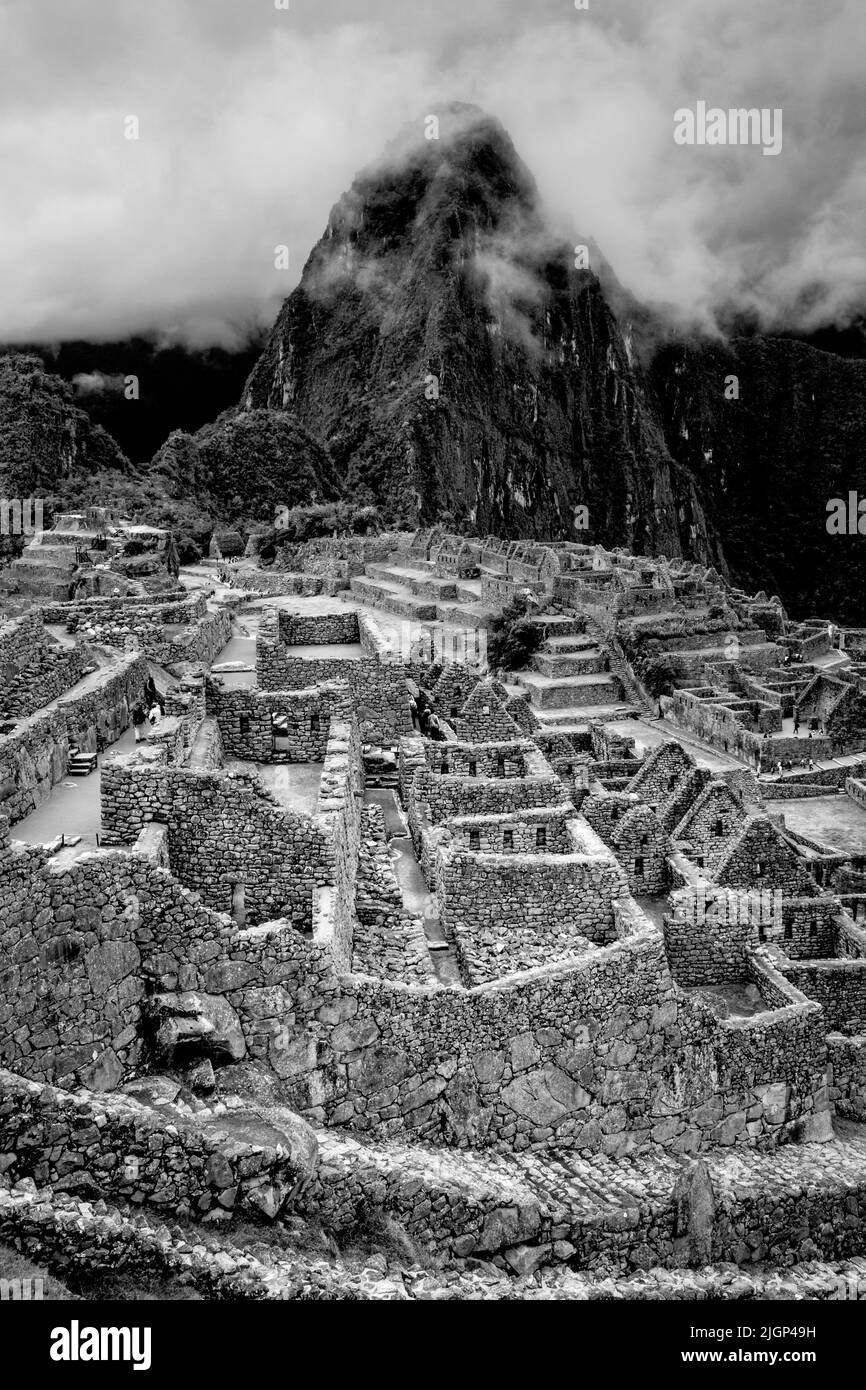 La vue classique du Machu Picchu, province d'Urubamba, Pérou. Banque D'Images