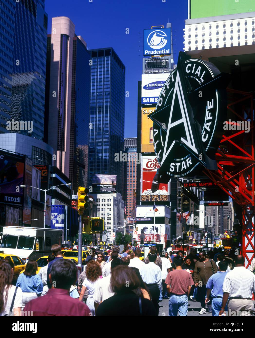 1998 HISTORIQUE STREET SCENE ALL STAR CAFE TIMES SQUARE MANHATTAN NEW YORK CITY USA Banque D'Images