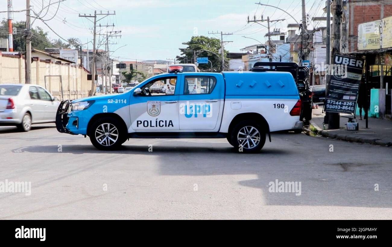 Rio de Janeiro, Rio de Janeiro, Brésil: 12 juillet 2022, (INT) fusillades fatales entre la police et les criminels à Rio de Janeiro. 12 juillet 2022, Rio de Janeiro, Brésil: Une fusillade sur l'Avenida Leopoldo Bulhoes, à Manguinhos, dans la zone nord de Rio de Janeiro, a fait au moins six morts mardi (12). Des policiers civils ont été attaqués par des criminels qui passaient par l'Avenida Dom Helder Camara en route vers Cidade da Policia. Il y a eu une réaction et les agents ont demandé un renforcement. Selon la police civile, des hommes de la coordination des ressources spéciales (Core) se sont rendus sur place Banque D'Images