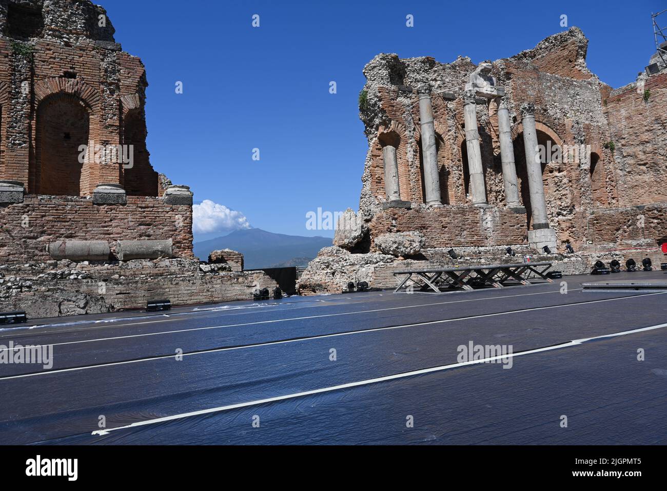 Amphithéâtre grec Taormina Sicile avec l'Etna Banque D'Images