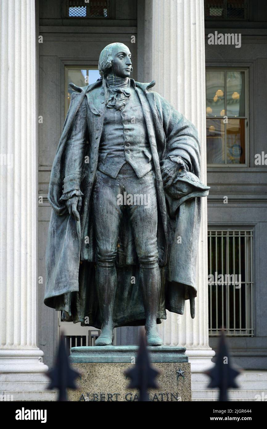 Statue d'Albert Gallatin, Département du Trésor des États-Unis et Bureau de l'inspecteur général, Washington, District de Columbia, États-Unis, Amérique du Nord Banque D'Images