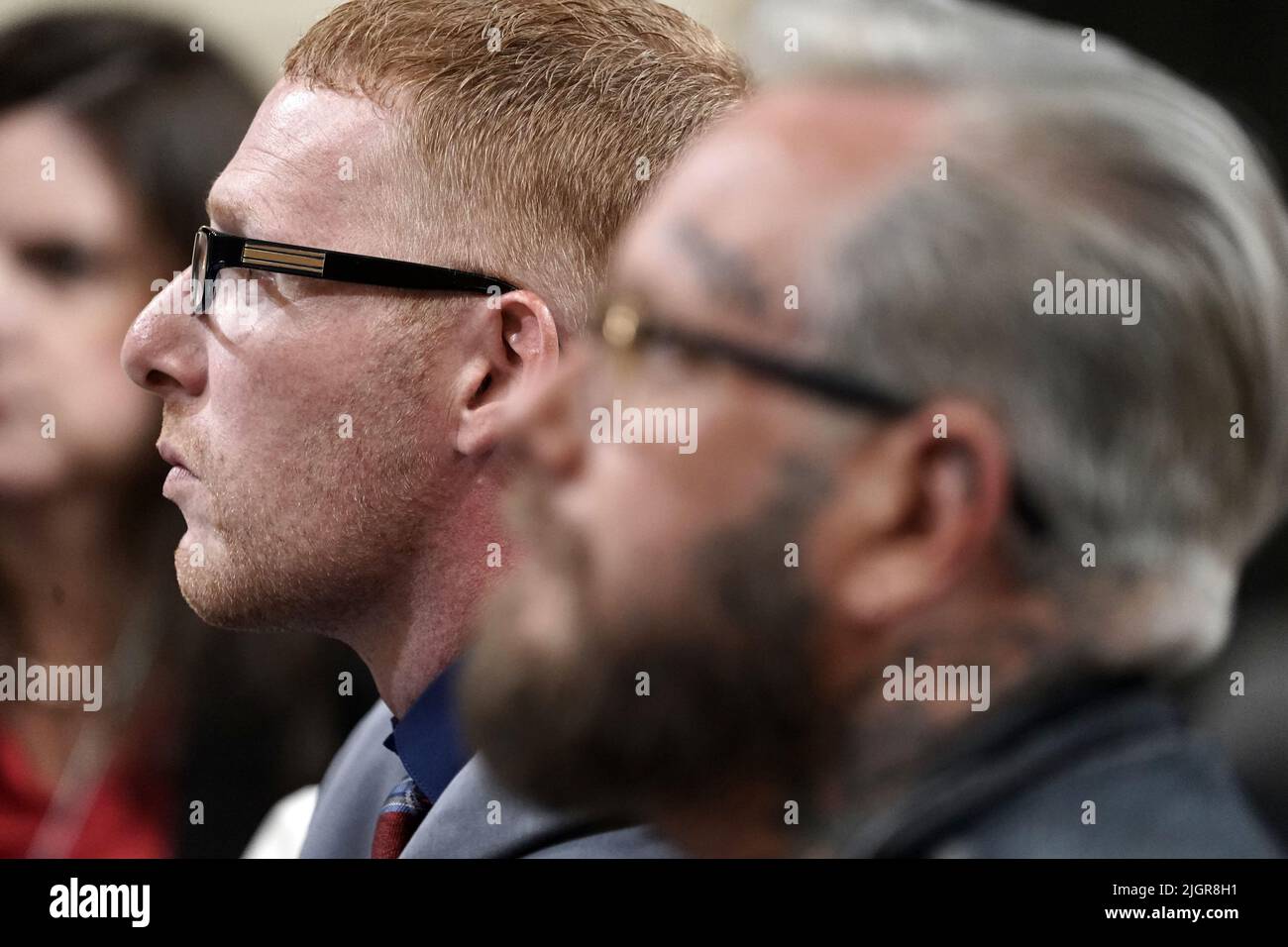 Washington, États-Unis. 12th juillet 2022. Stephen Ayers, un défendeur anti-émeute du Capitole, témoigne devant le comité spécial de la Chambre des représentants, qui enquête sur l'attaque du 6 janvier contre la septième audience publique du Capitole des États-Unis à Washington, DC mardi, 12 juillet 2022. Photo par Ken Cendeno/UPI crédit: UPI/Alay Live News Banque D'Images