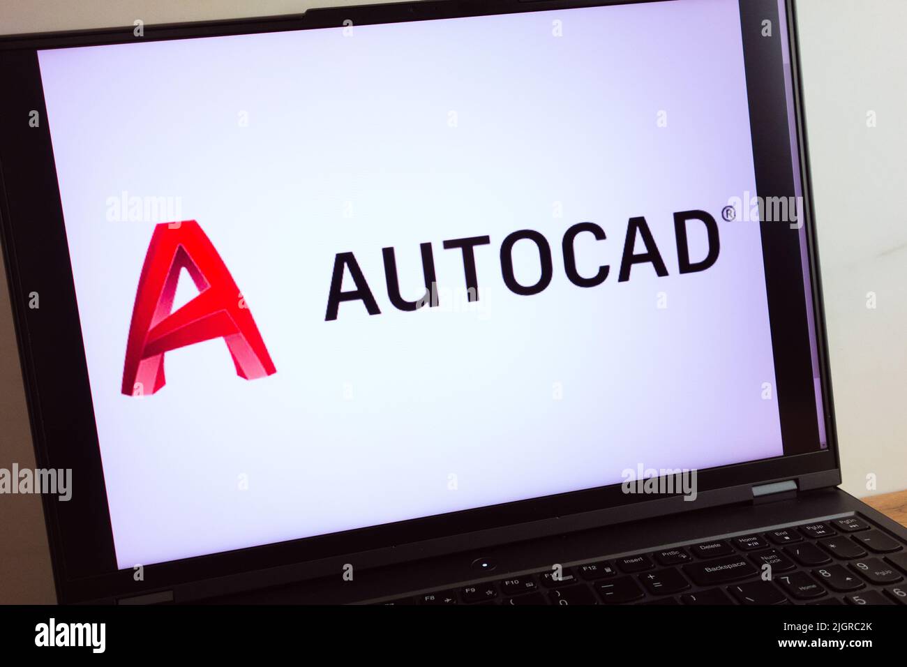 KONSKIE, POLOGNE - 11 juillet 2022 : logo de l'application AutoCAD Drafting affiché sur l'écran de l'ordinateur portable Banque D'Images