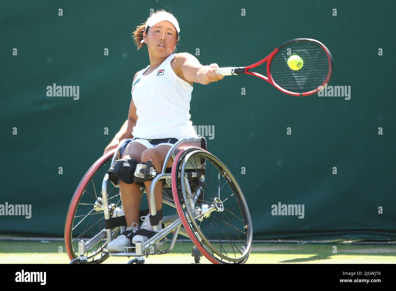 Yui Kamiji du Japon (en photo) dans le fauteuil roulant des femmes célibataires à Wimbledon 2022. En finale, elle a perdu à Diede de Groot des pays-Bas 4-6, 2-6. Banque D'Images