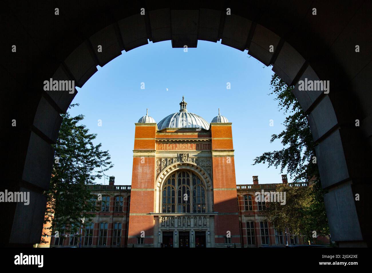 Lumière du soleil en soirée sur le bâtiment Aston Webb de l'Université de Birmingham, Angleterre. Banque D'Images