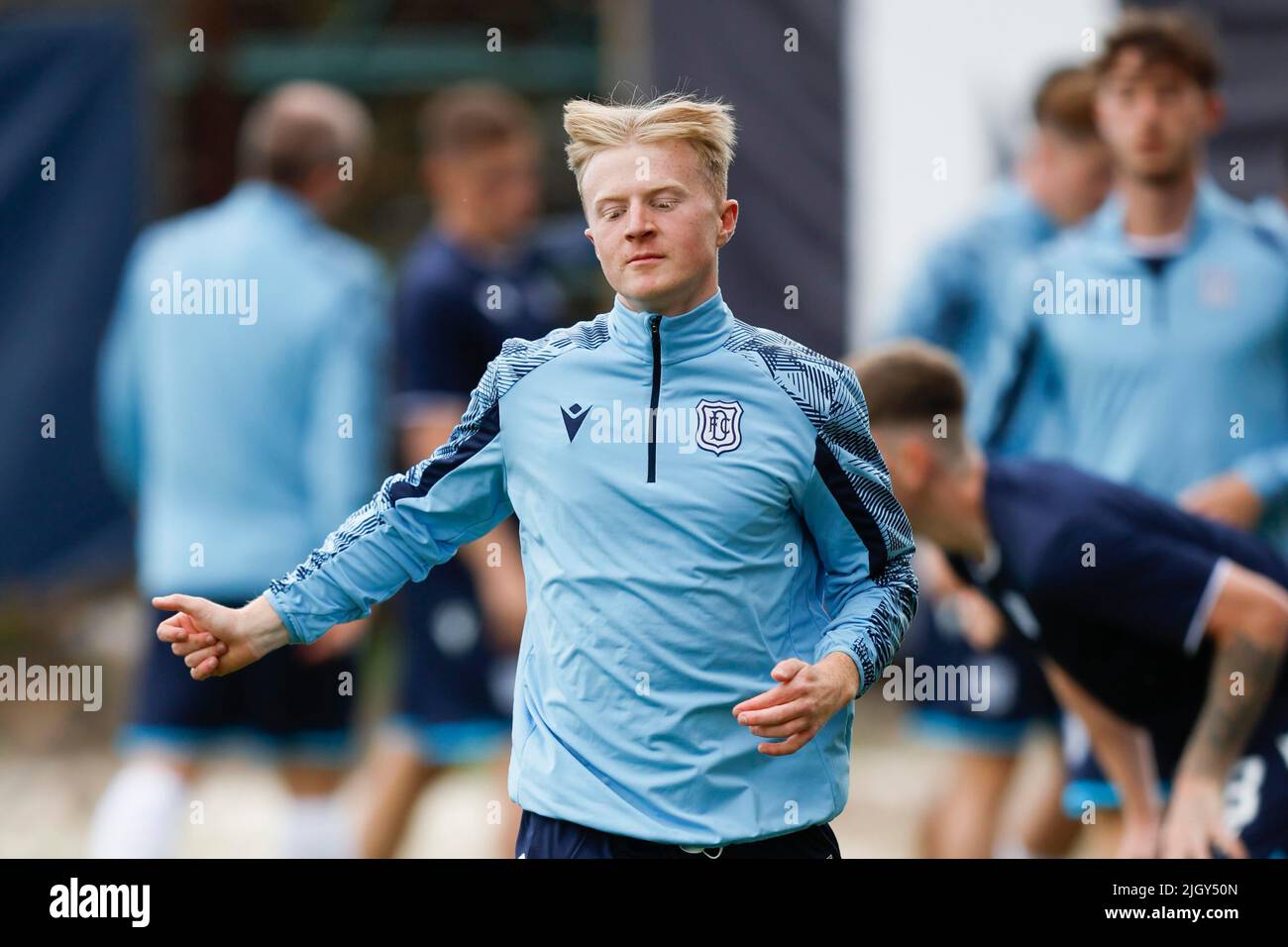 13th juillet 2022, Dens Park, Dundee, Écosse : football d'avant-saison, Dundee contre Blackburn Rovers ; Lyall Cameron de Dundee pendant l'échauffement avant le match Banque D'Images