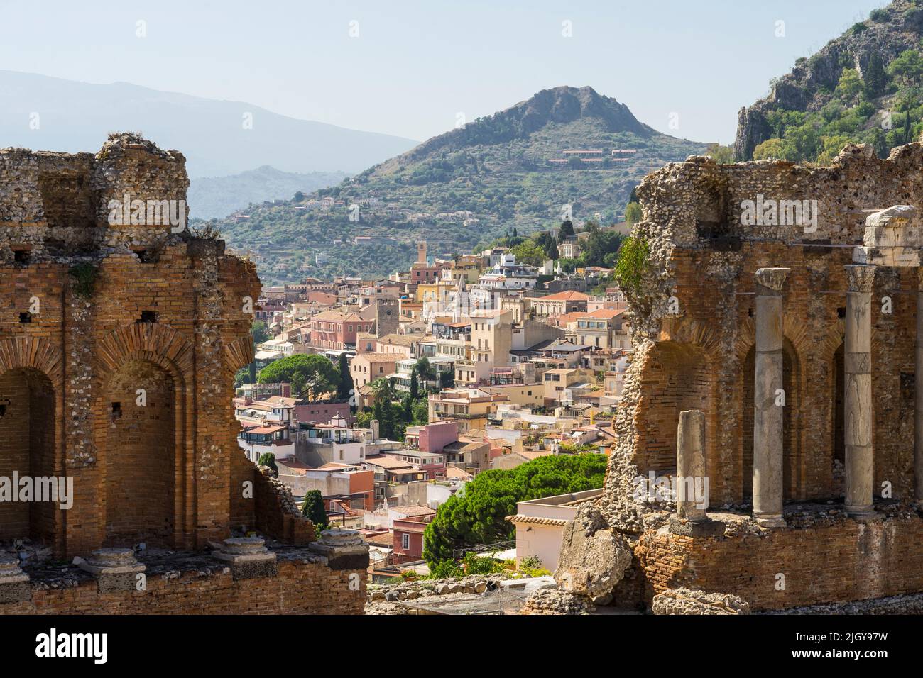 Vue sur la ville de Taormina Sicile Banque D'Images